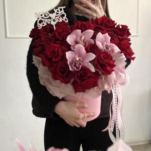 Сердце из роз купить в Челябинске с бесплатной доставкой в цветочной мастерской CROCUS